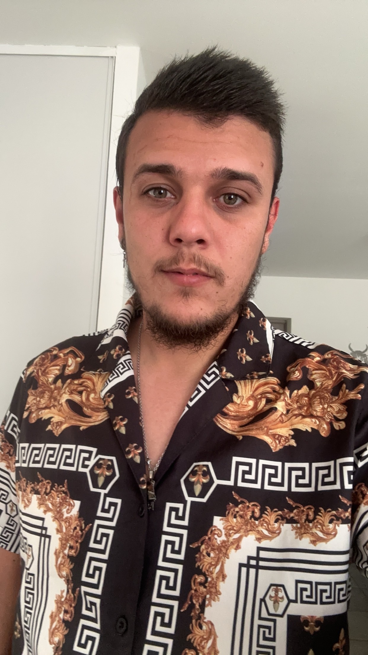 Perfil de Saint-just